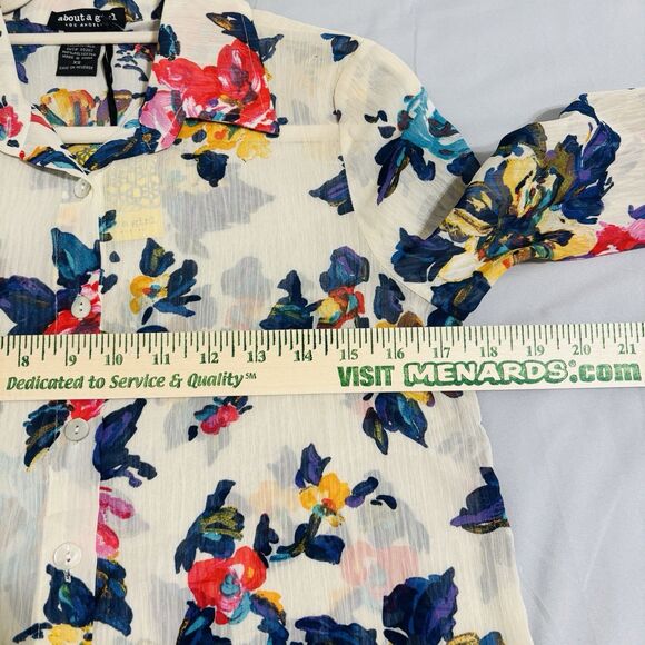 About A Girl Los Angeles Sheer Cream Floral Blouse Sz XS Multicolor - Picture 4 of 6